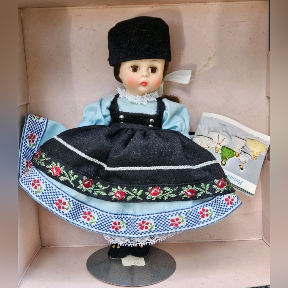 Vtg Madame Alexander Doll. Romania #786 1970s. New. Friends From Foreign Lands.